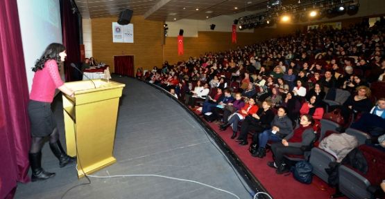 Kadınlar Maltepe’de Özgecan için tek yürek oldu
