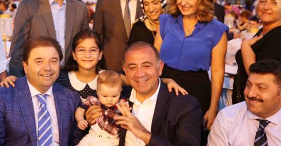 Maltepe'de Önce iftar, sonra imza