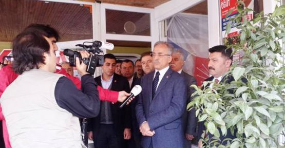 Murat Karayalçın, Kurşunlanan Mahalle Temsilciliğini ziyaret etti