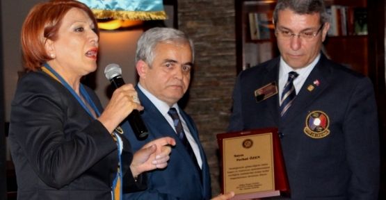 ‘Okuyan Toplum’ Çalışmasıyla Ferhat Özen’e Rotaryenlerden Ödül