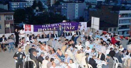 Sultanbeyli Saadet İftar geleneğini bozmadı