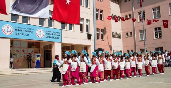 Sultanbeyli'de 23 Nisan Törenleri kutlandı.