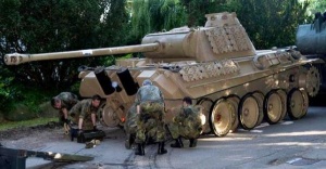 Villanın bodrumundan tank çıktı