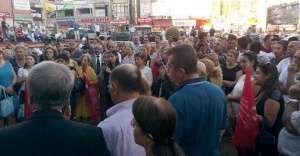 Barış bir annenin gülümseyişidir