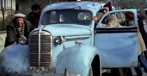 KEMAL SUNAL’A MAVİ BONCUK’LU YAŞ GÜNÜ