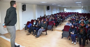 ATAŞEHİR’DE ÖĞRENCİLERE BAĞIMLILIK SEMİNERİ VERİLDİ