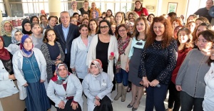 BATTAL İLGEZDİ’DEN KADIN İŞÇİLERE “SULTAN” SÜRPRİZİ