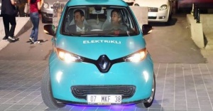 Elektrikli taksiler Taksim' de görücüye çıktı