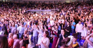 GORAN BREGOVIC SÖYLEDİ, HARBİYE COŞTU