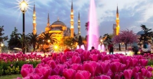 İSTANBUL’DA “ŞİMDİ LALE MEVSİMİ”