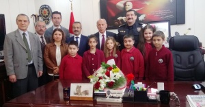 ÇANKIRI EMNİYET MÜDÜRÜNE  ÖĞRENCİLERDEN ANLAMLI ZİYARET