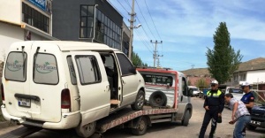 Zabıta Ekipleri  Hurda Araçları Topluyor