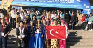 Liseli kızlar Çin’den ödülle döndü