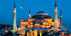 Rusya: Ayasofya’nın camiye dönüştürülmesi kararı, Türkiye’nin içişleri