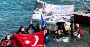 AKUT sporcuları boğazda 23 Nisan dalışında