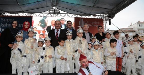 ÜMRANİYE’DE SÜNNET ŞÖLENİ BÜYÜK ÇOŞKUYLA KUTLANDI