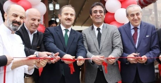  Uzm. Dr. Osman Arıkan Gurme Köftenin Açılışına Katıldı