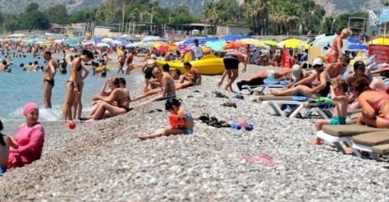  Yurtiçinde ikamet eden 12 milyon 633 bin kişi seyahate çıktı