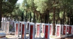 8000 Ataşehirli'den Çanakkalede Şehitlik Ziyareti