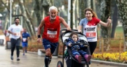 İSTANBULLULAR TARİH İLE İÇ İÇE KOŞTU