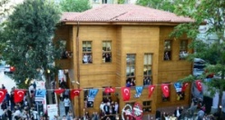 KADIKÖY'DE KARİKATÜR EVİ KAPILARINI AÇTI