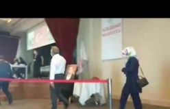 Ataşehir Belediye Meclis toplantısı Ak Parti Gurubunun Protesto Ettiler