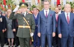 ATAŞEHİR'DE CUMHURİYET’İN 96. YILI RESMİ TÖRENLE KUTLANDI