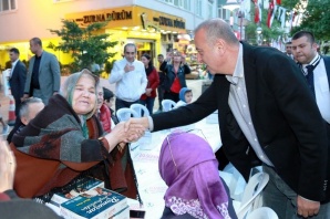 2000 ATAŞEHİRLİ HEP BİRLİKTE ORUÇLARINI AÇTILAR