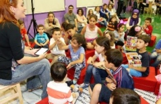 Ataşehir'de Masal ve gösterilerle çocuklar...