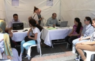 TEOG Tercih Çadırı Sultanbeyli Meydanda Hizmet...