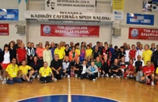 11 ÜLKEDEN 230 MASA TENİSÇİ CAFERAĞA SPOR SALONUNDA...