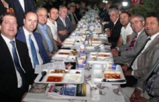 MUHTEŞEM İFTAR DİKKAT ÇEKTİ