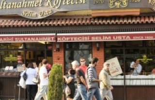 AVRUPA’YA HEM KÖFTE, HEM DE KÖFTECİ GÖTÜRÜYOR
