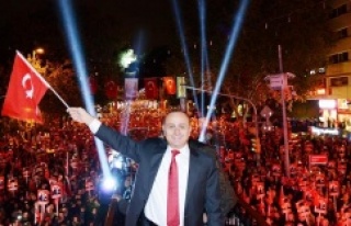 KADIKÖY'DE YÜZ BİNLER CUMHURİYET VE ÖZGÜRLÜK...