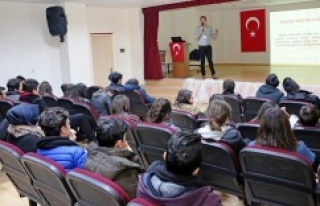 ATAŞEHİR'DE, UYUŞTURUCUYA KARŞI 13 BİN GENC...