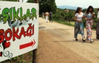 Aşıklar Sokağı Doldu taştı