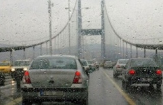 İstanbul'da kuvvetli sağnak yağış başladı