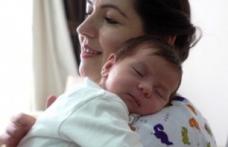 YENİ ANNELER KAYNANAYI DEĞİL BEBEK HEMŞİRESİNİ...