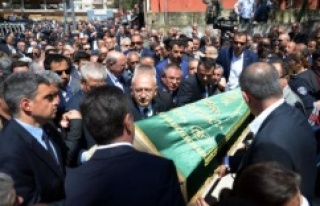 Kılıçdaroğlu amcasının cenaze törenine katıldı