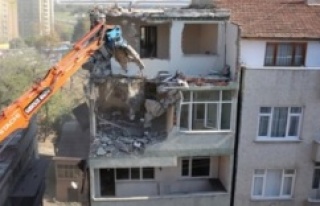2000 yılından önceki riskli yapılar acilen yenilenmeli