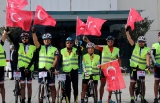 ATAŞEHİRLİ BİSİKLETLİLER, ANITKABİR YOLUNDA