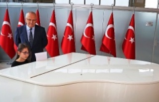 ZEYNEP SU HAYALİNDEKİ PİYANOYA KAVUŞTU