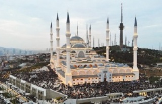 TÜRKİYE'NİN EN BÜYÜK CAMİSİ