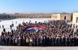 Maltepeliler Anıtkabir’e çıkarma yaptı