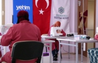 Yetim anneleri maske üretiyor
