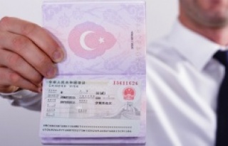 Çin, İkamet İzni Olan Yabancılara Kapılarını...