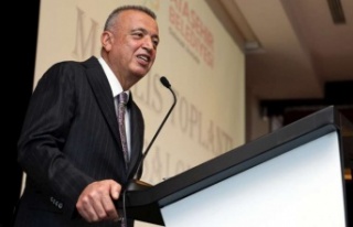 BATTAL İLGEZDİ MECLİS ÜYELERİYLE VEDALAŞTI