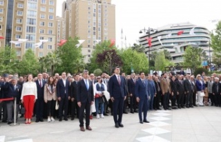 ATAŞEHİR’DE 23 NİSAN RESMİ TÖREN KUTLAMALARIYLA...
