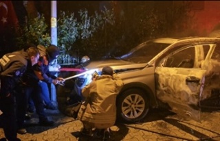 Ataşehir'de park halindeki araç kundaklandı