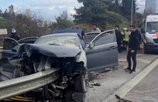 Ataşehir TEM Yenisahra kavşağında otomobil kazası...